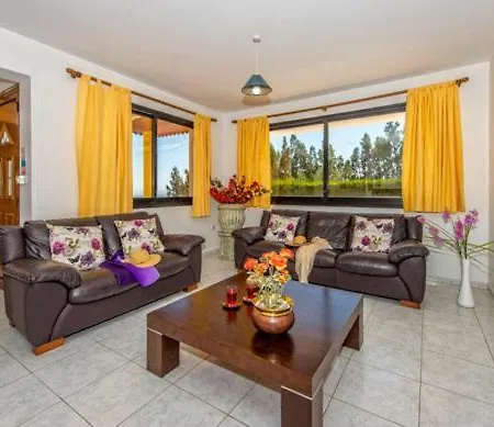 Fivos Coral Villa *